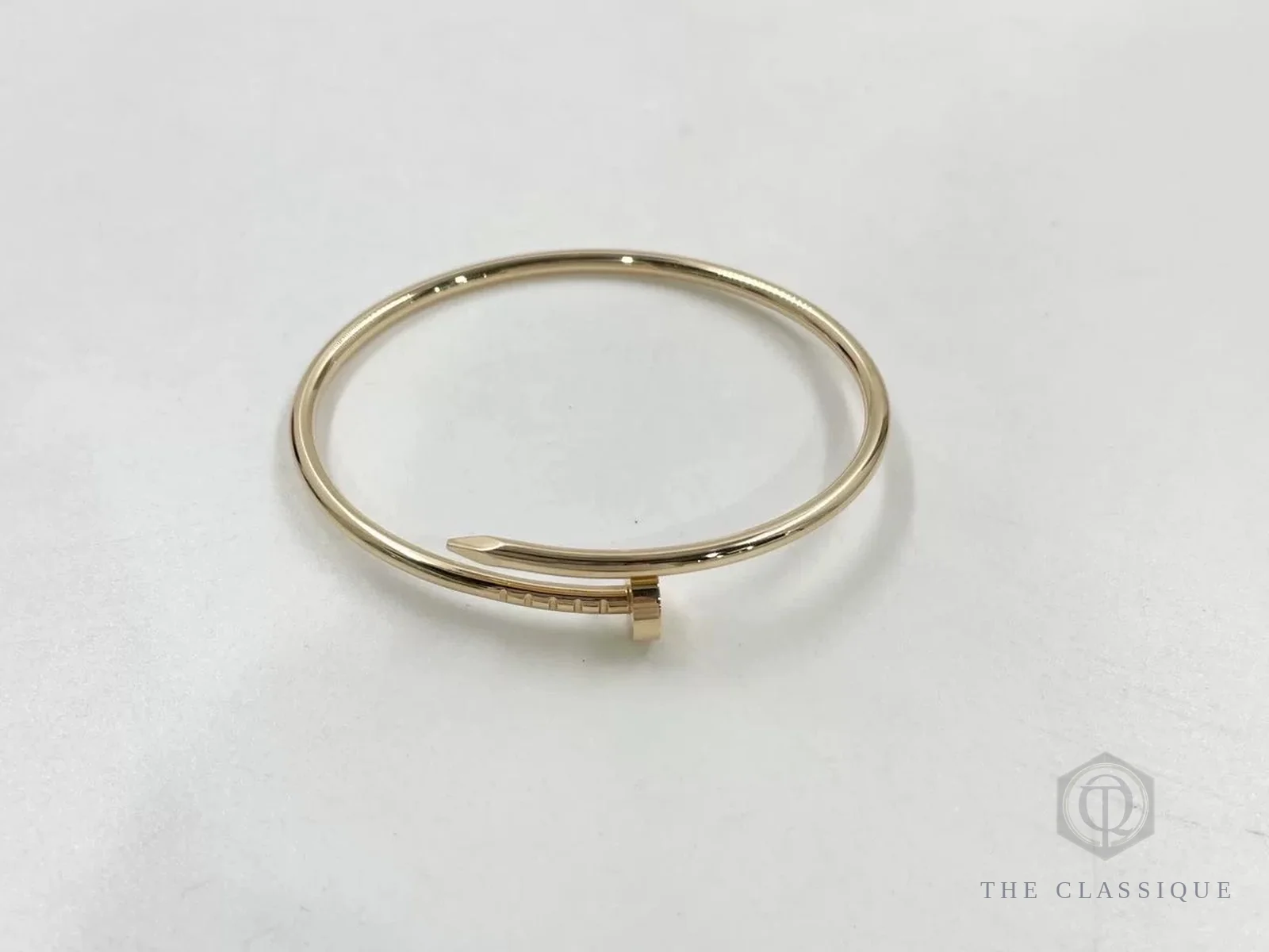 Vòng Cartier Juste un Clou mở hai đầu kiểu còng, ảnh thật tại The Classique