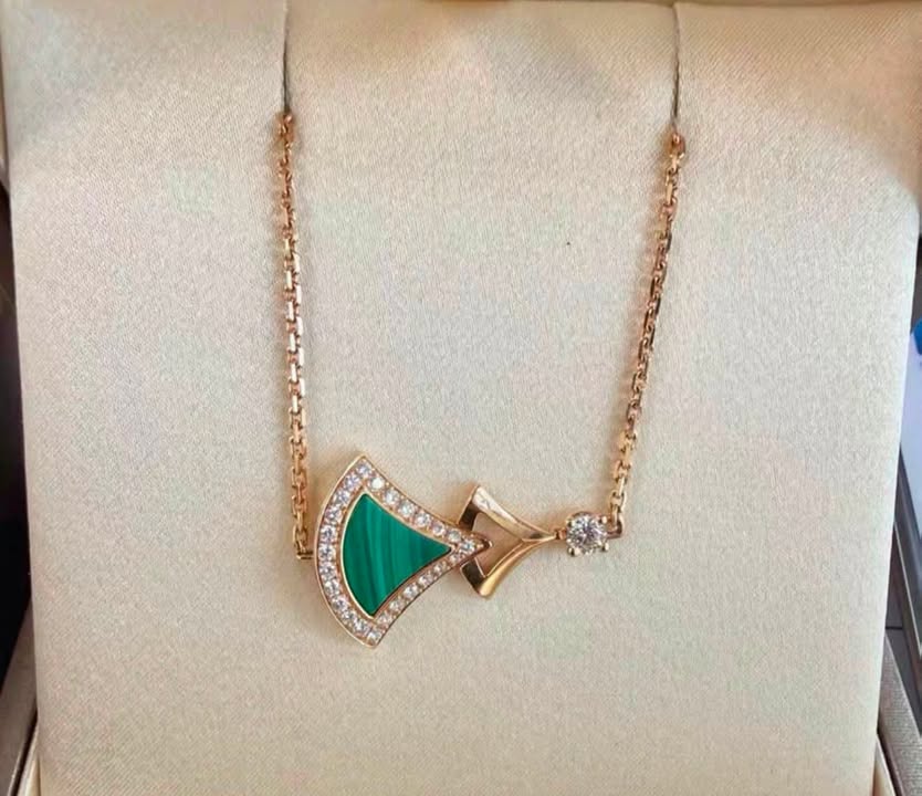 Vòng tay Bvlgari Divas' Dream Rose Gold Malachite