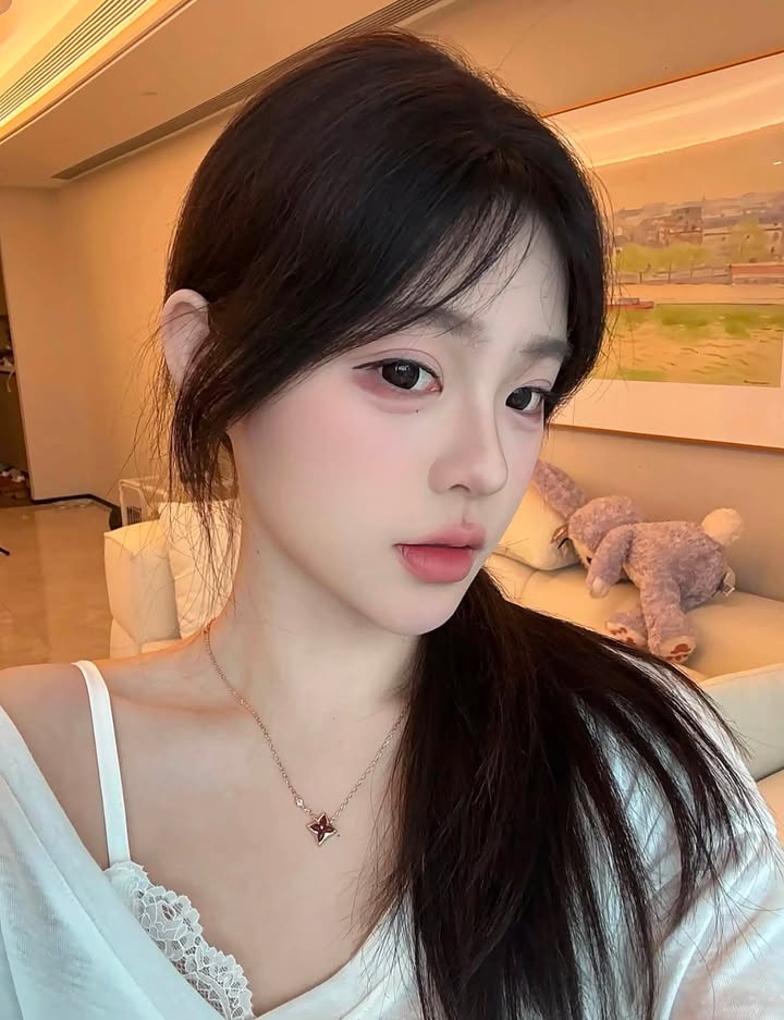 Dây chuyền Louis Vuitton Color Blossom Star BB