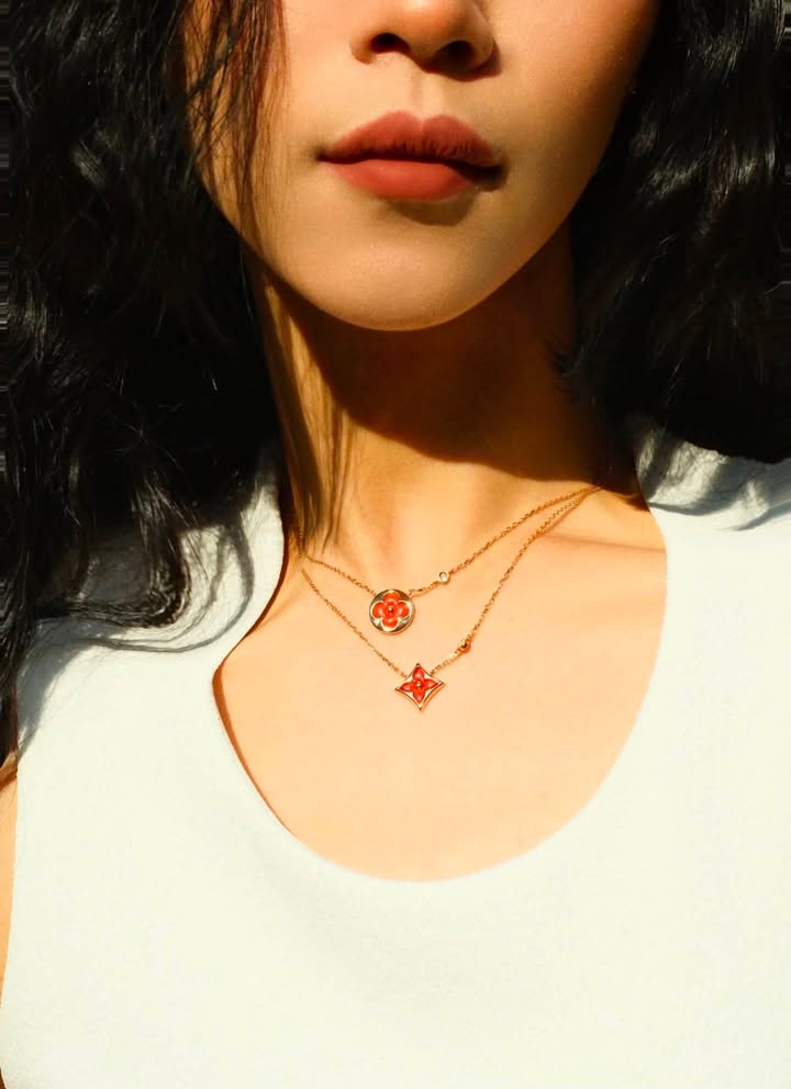 Dây chuyền Louis Vuitton Color Blossom Star BB