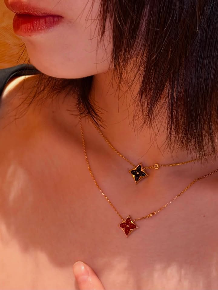 Dây chuyền Louis Vuitton Color Blossom Star BB