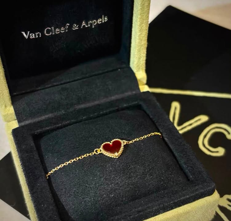 Vòng tay VCA Sweet Hearts Rose Gold