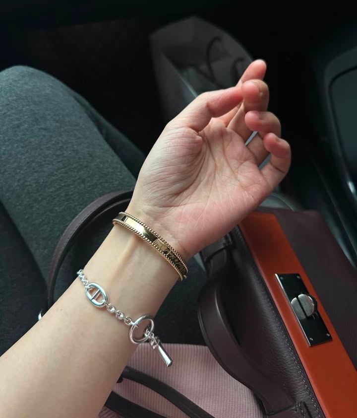 Vòng tay VCA Perlée Signature Rose Gold