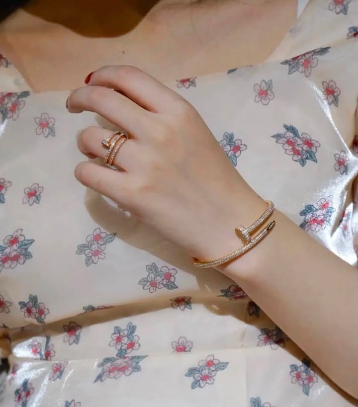 Nhẫn Cartier Juste un Clou Double Half-Paved Rose Gold