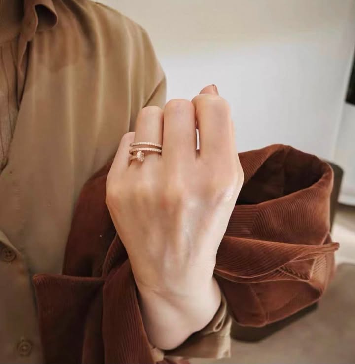 Nhẫn Cartier Juste un Clou Double Half-Paved Rose Gold