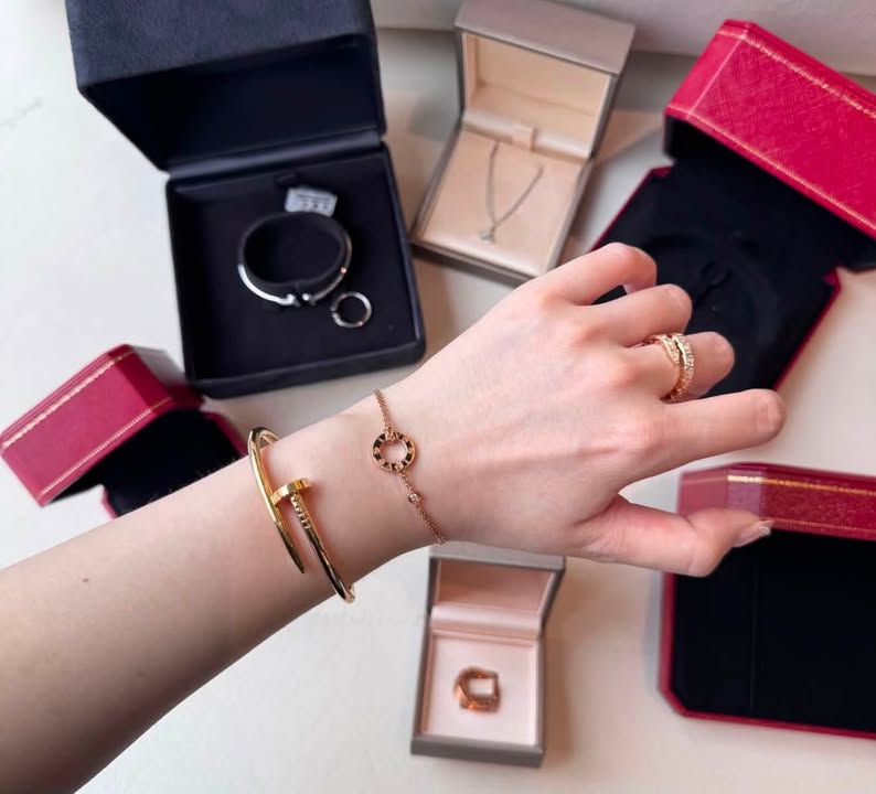 Vòng Cartier Juste un Clou Rose Gold