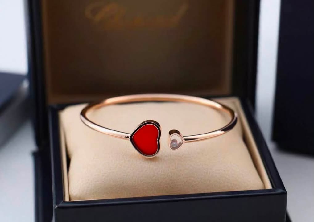 Vòng tay Chopard Happy Hearts Rose Gold Đá Đỏ, ảnh tổng thể