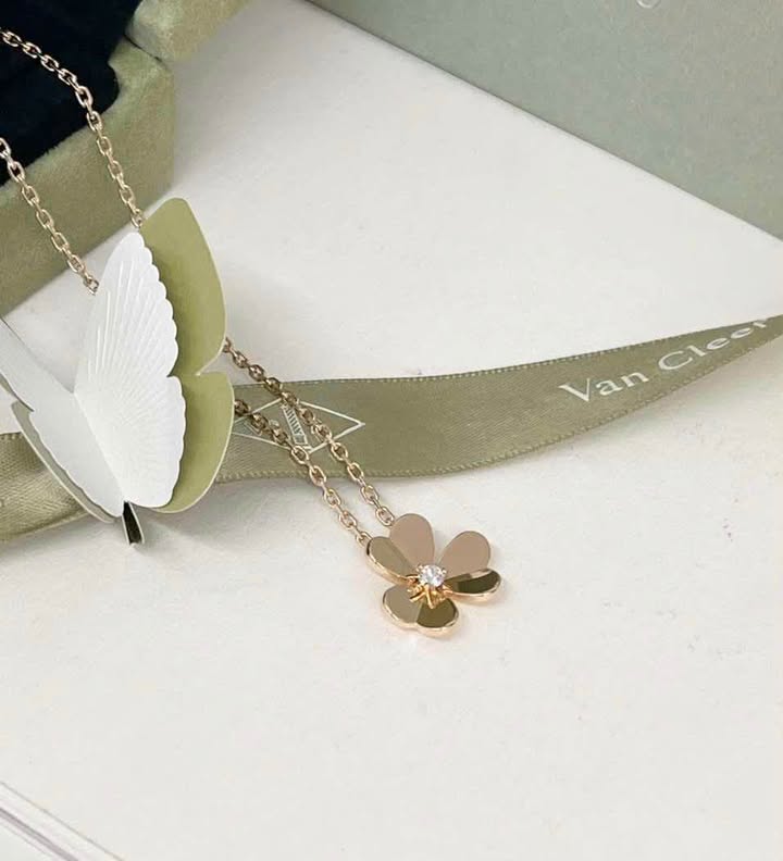 Dây chuyền VCA Frivole Small Rose Gold