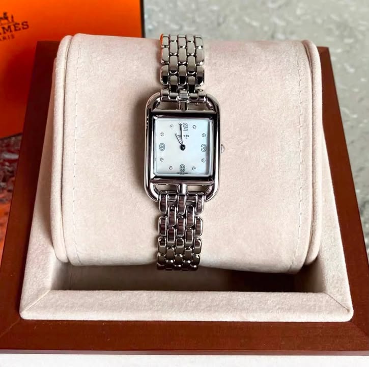 Đồng hồ Hermès Cape Cod Small 31mm, ảnh tổng thể