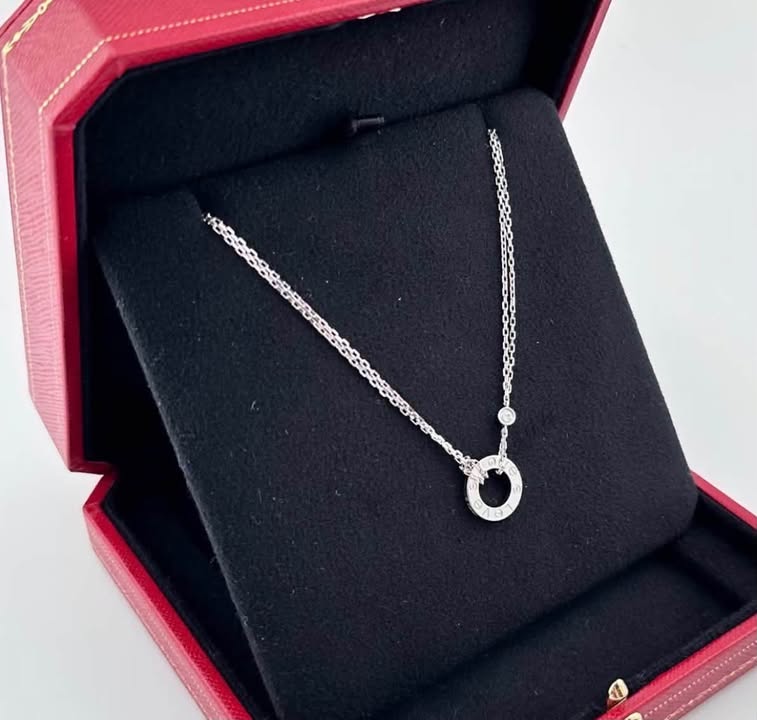 Dây chuyền Cartier Love Diamond White Gold, ảnh tổng thể