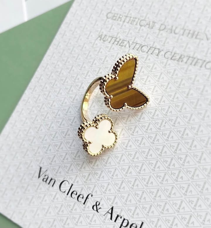 Nhẫn Van Cleef & Arpels Lucky Alhambra Bướm, ảnh tổng thể