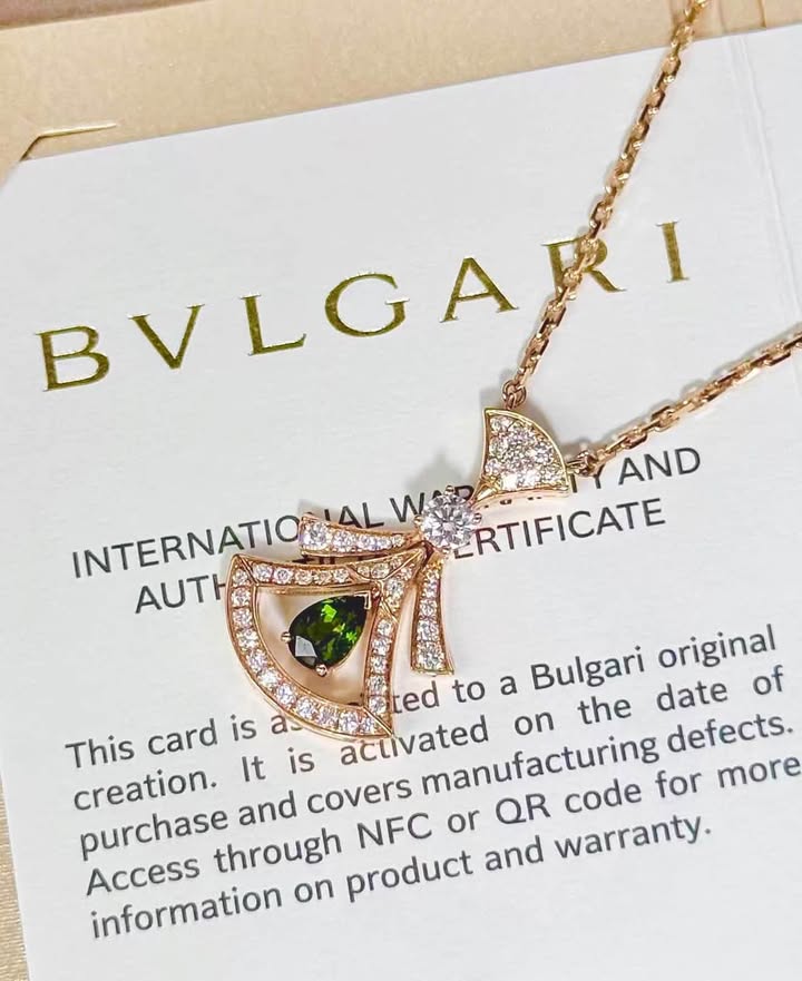 Dây chuyền Bvlgari Diva Dream Green Tourmaline, ảnh tổng thể