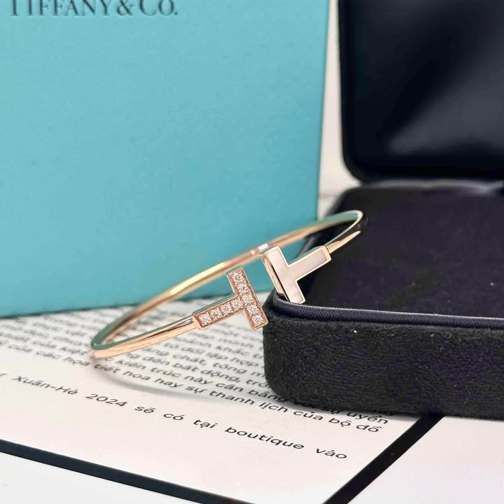 Vòng Tiffany T Wire MOP Diamond Rose Gold, ảnh tổng thể