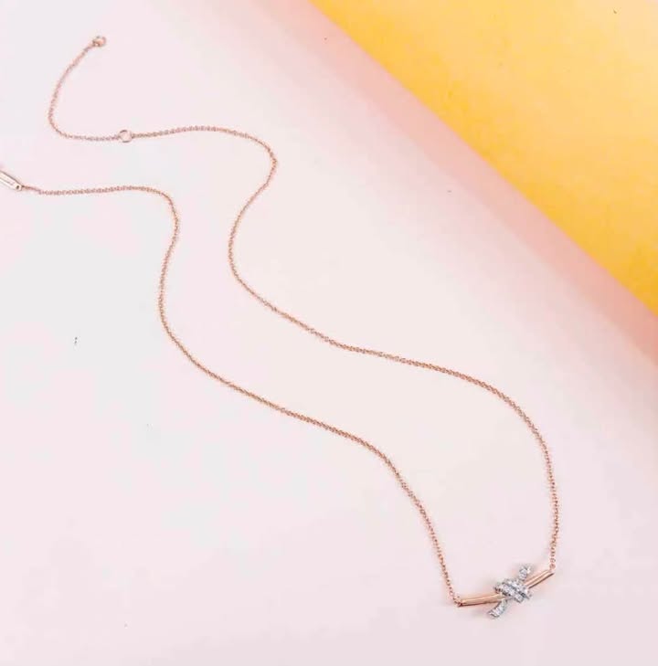 Dây chuyền Tiffany Knot Small Đính Kim, ảnh 2 chụp thật tại The Classique