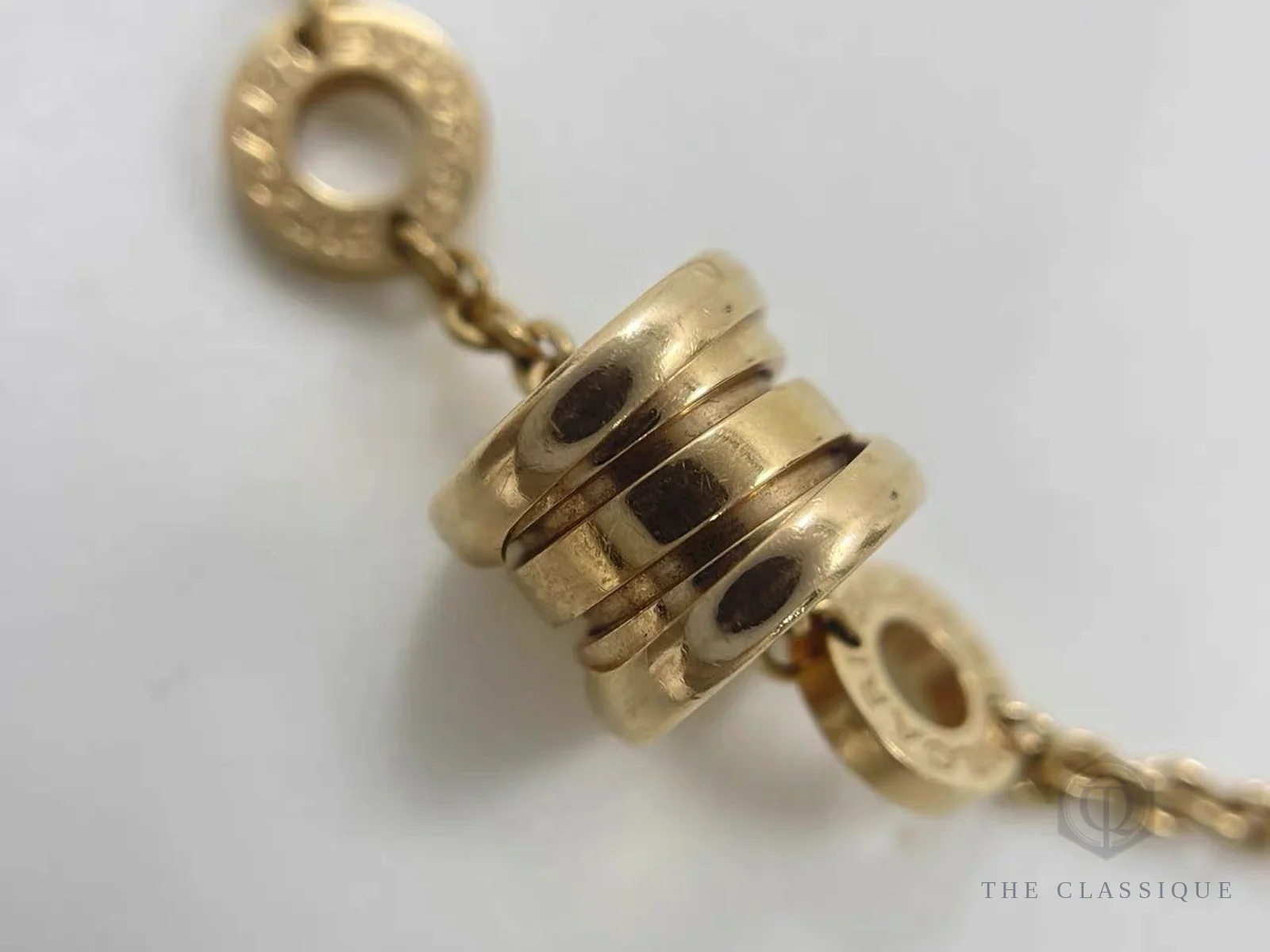 Vòng tay Bvlgari B.zero1 dạng chuỗi mắt tròn, ảnh tổng thể thật tại The Classique