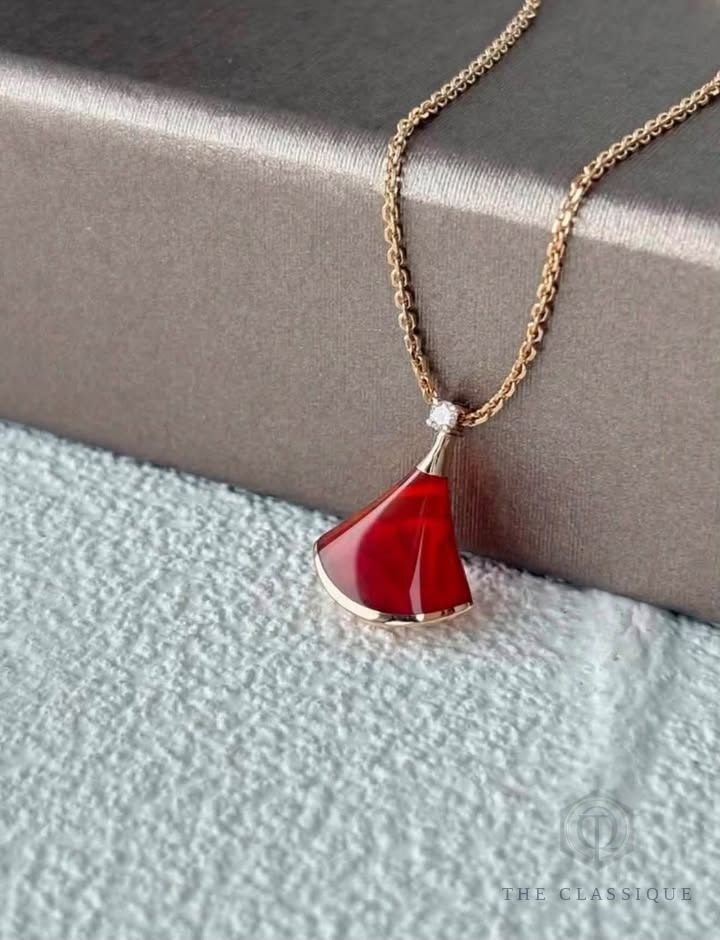 Bvlgari Divas’ Dream Carnelian Necklace