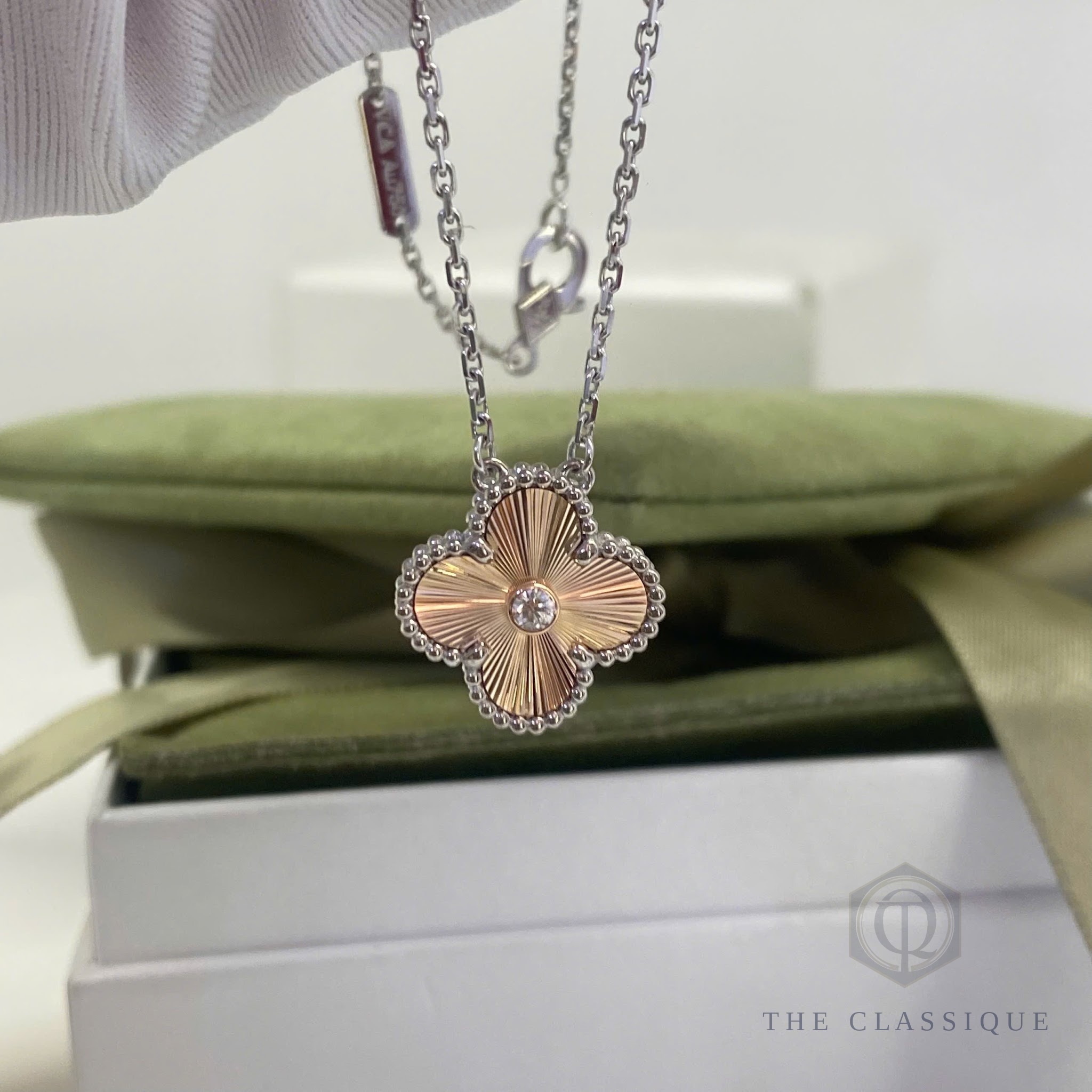 Dây chuyền VCA Vintage Alhambra Limited 2024 18K Rose Gold White Gold Diamond