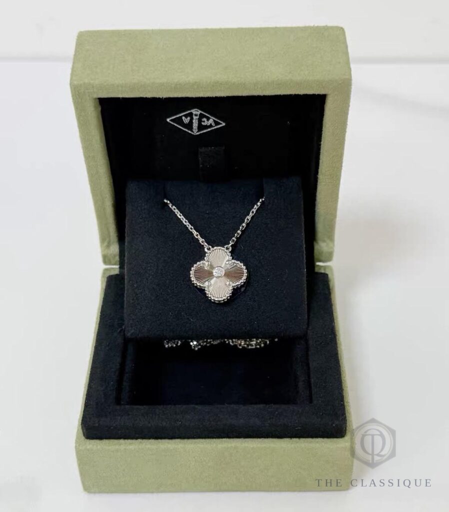 Dây chuyền VCA Vintage Alhambra Limited 2020 18K White Gold Diamond